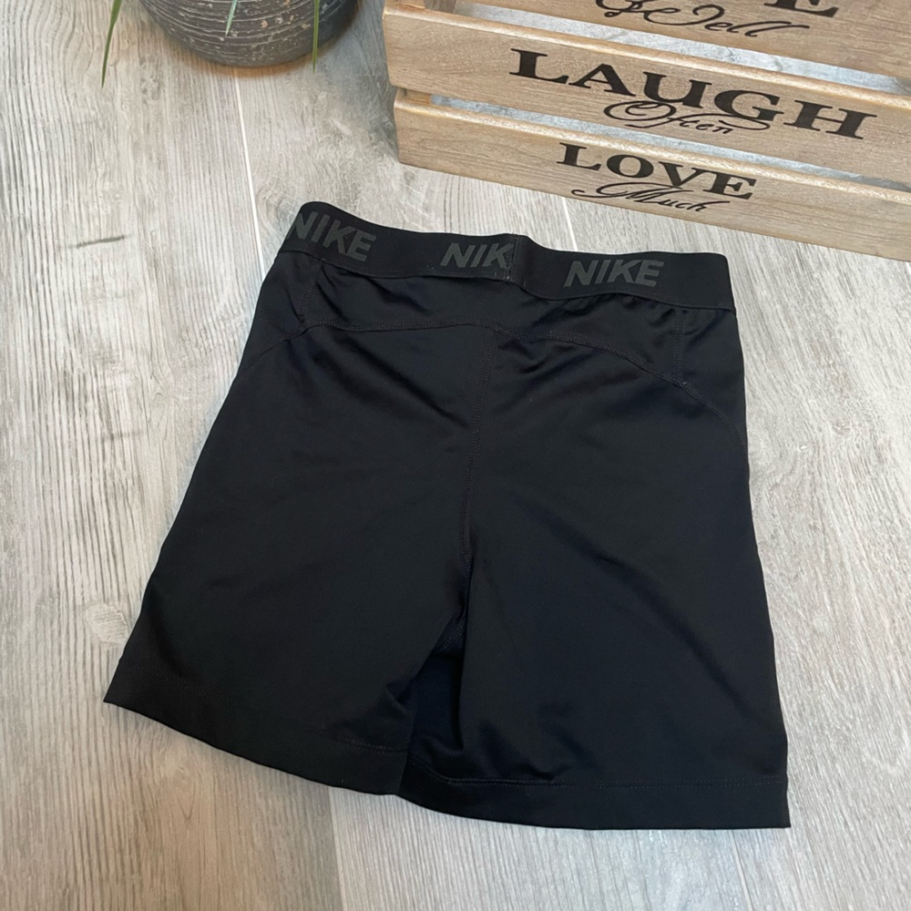 Nike Pro Dri-FIT Black Compression Shorts Womens Small 5 Inseam Volleyball - Picture 2 of 7